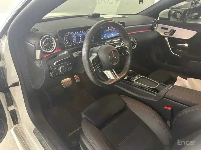 2025 Mercedes-Benz CLA с пробегом 9 248 км