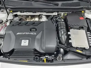 2025 Mercedes-Benz CLA с пробегом 92 км