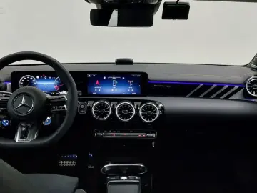 2025 Mercedes-Benz CLA с пробегом 92 км