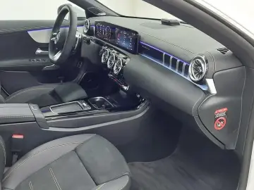 2025 Mercedes-Benz CLA с пробегом 92 км