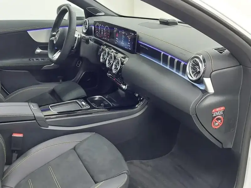2025 Mercedes-Benz CLA с пробегом 92 км