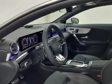 2025 Mercedes-Benz CLA с пробегом 92 км