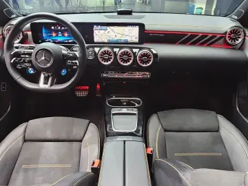 2024 Mercedes-Benz CLA с пробегом 32 179 км