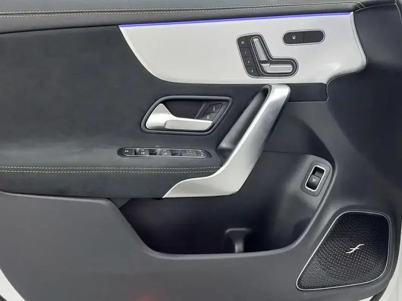 2025 Mercedes-Benz CLA с пробегом 92 км