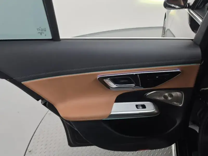 2025 Mercedes-Benz E-Класс с пробегом 18 930 км