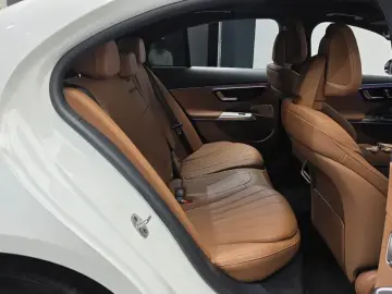 2025 Mercedes-Benz E-Класс с пробегом 19 839 км