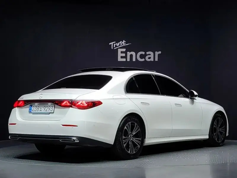 2025 Mercedes-Benz E-Класс с пробегом 16 330 км
