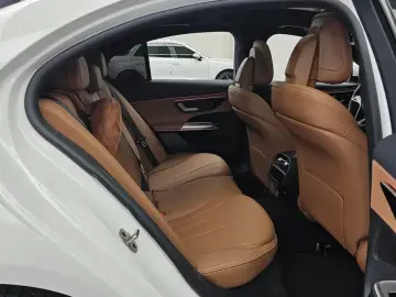 2025 Mercedes-Benz E-Класс с пробегом 16 330 км