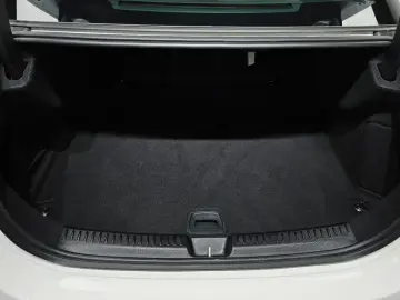 2025 Mercedes-Benz E-Класс с пробегом 7 794 км