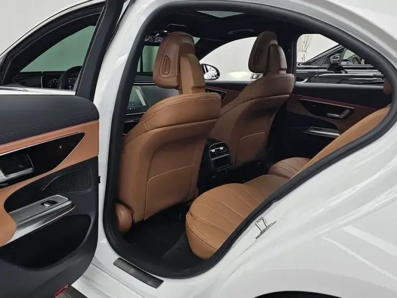 2025 Mercedes-Benz E-Класс с пробегом 16 330 км