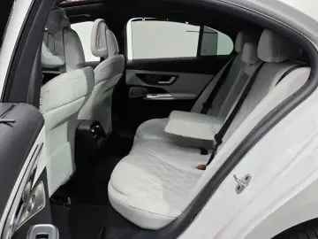 2025 Mercedes-Benz E-Класс с пробегом 21 371 км