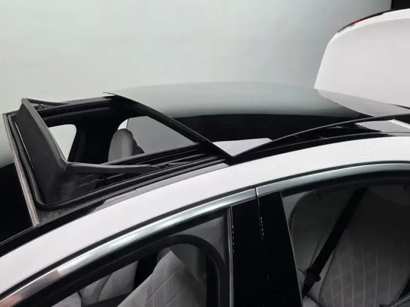 2025 Mercedes-Benz E-Класс с пробегом 21 371 км