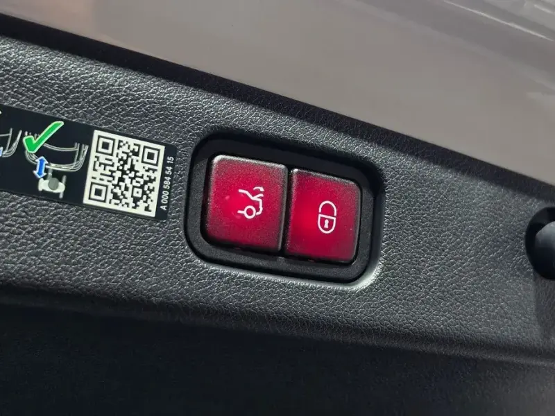 2025 Mercedes-Benz E-Класс с пробегом 21 371 км