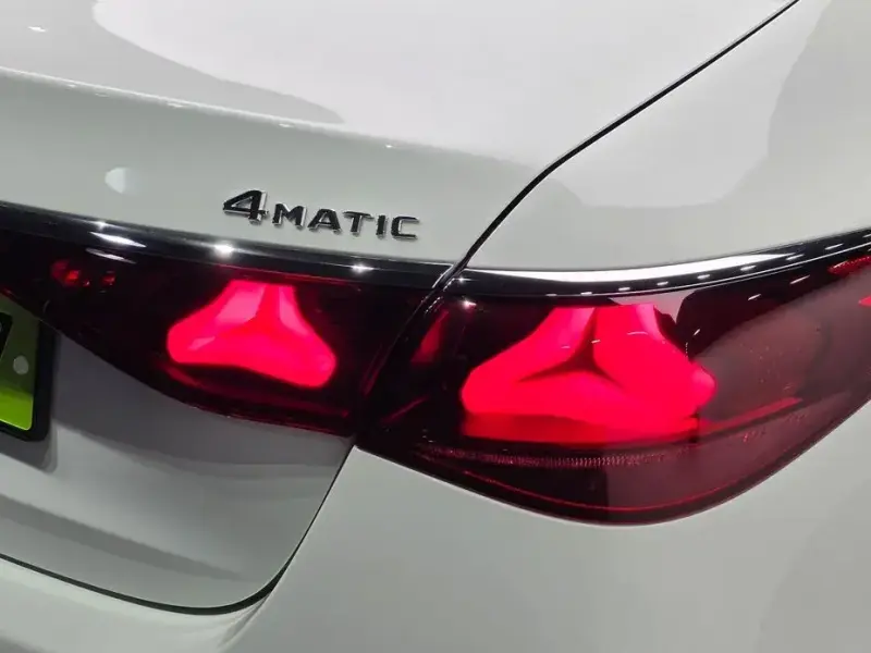 2025 Mercedes-Benz E-Класс с пробегом 21 371 км
