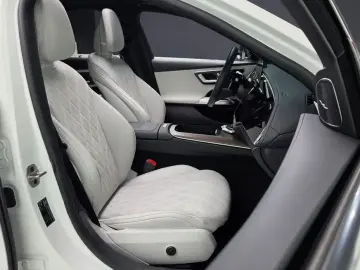 2025 Mercedes-Benz E-Класс с пробегом 21 371 км