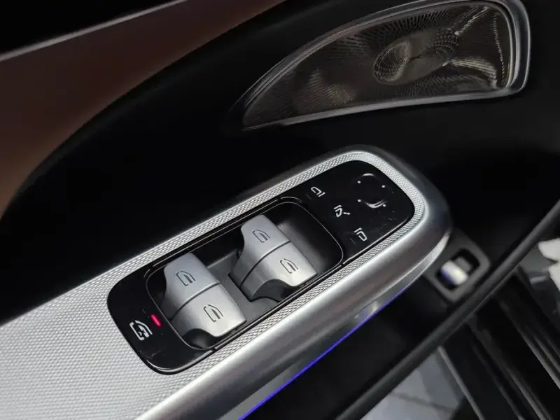 2025 Mercedes-Benz E-Класс с пробегом 5 600 км