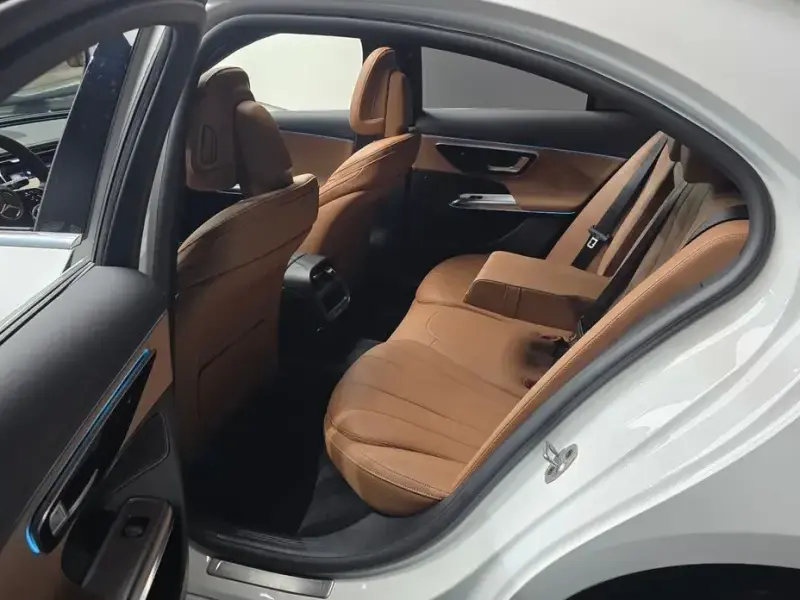 2025 Mercedes-Benz E-Класс с пробегом 1 817 км