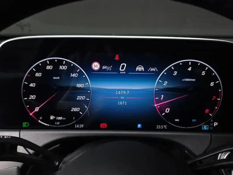 2025 Mercedes-Benz E-Класс с пробегом 1 671 км