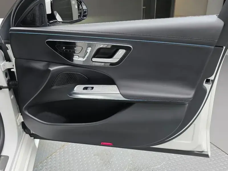 2025 Mercedes-Benz E-Класс с пробегом 1 671 км