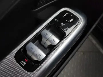 2025 Mercedes-Benz E-Класс с пробегом 7 516 км