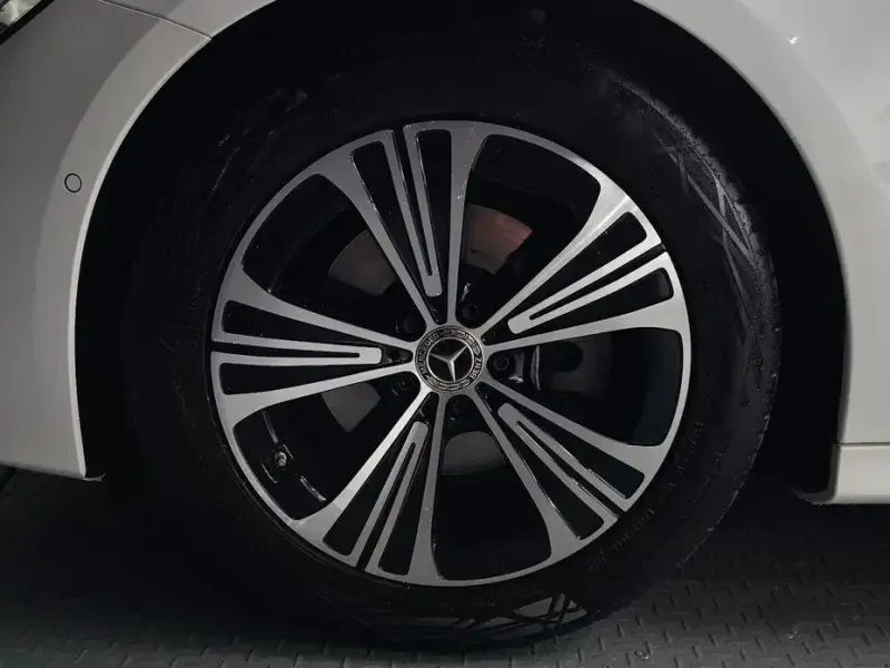 2025 Mercedes-Benz E-Класс с пробегом 15 894 км