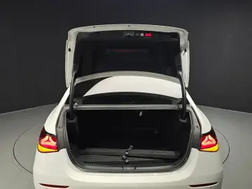 2025 Mercedes-Benz E-Класс с пробегом 15 894 км