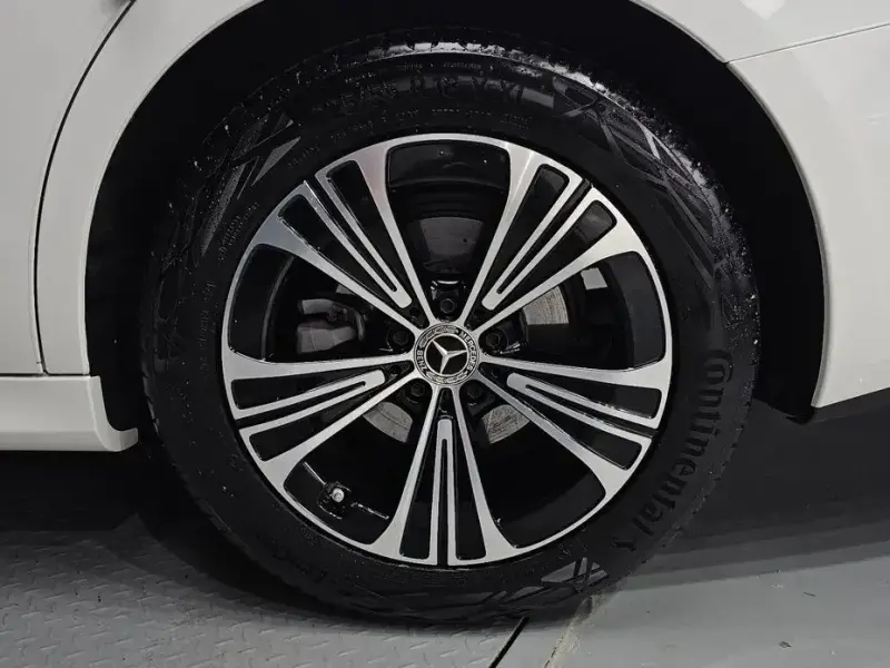 2025 Mercedes-Benz E-Класс с пробегом 15 894 км