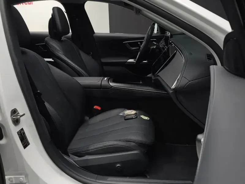 2025 Mercedes-Benz E-Класс с пробегом 15 894 км