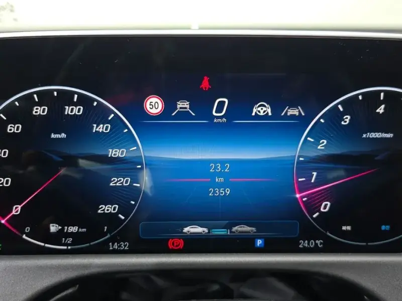 2025 Mercedes-Benz E-Класс с пробегом 2 359 км