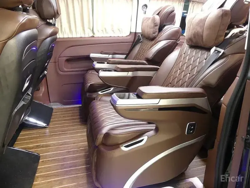2023 Mercedes-Benz V-Класс с пробегом 3 350 км