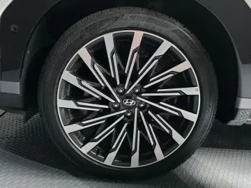 2024 Hyundai Santa Fe с пробегом 12 896 км