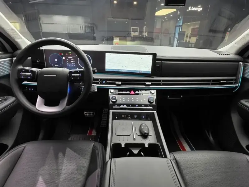 2024 Hyundai Santa Fe с пробегом 12 896 км