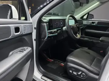 2024 Hyundai Santa Fe с пробегом 12 896 км