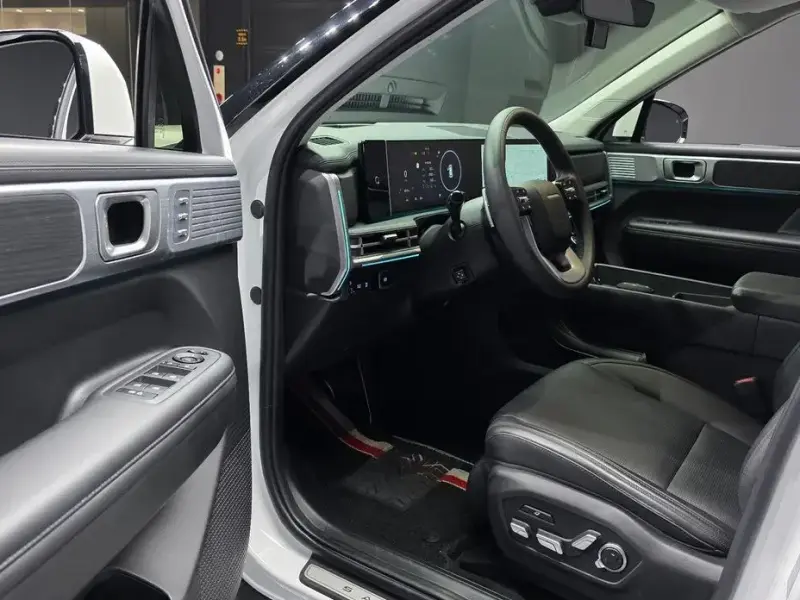 2024 Hyundai Santa Fe с пробегом 12 896 км