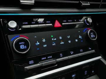 2024 Hyundai Santa Fe с пробегом 12 896 км