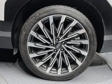 2024 Hyundai Santa Fe с пробегом 12 896 км