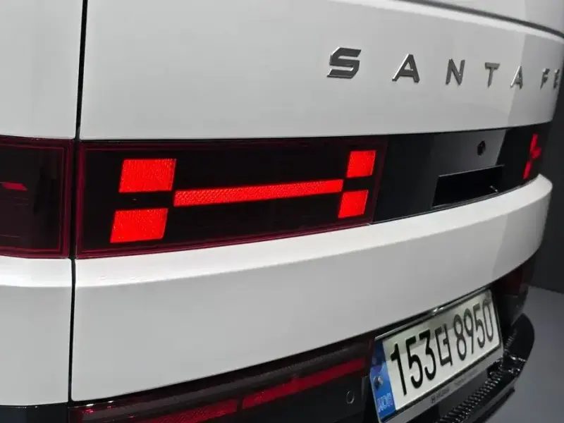 2024 Hyundai Santa Fe с пробегом 12 896 км