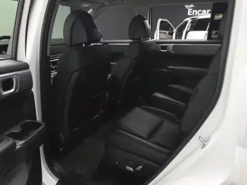 2025 Hyundai Santa Fe с пробегом 13 734 км