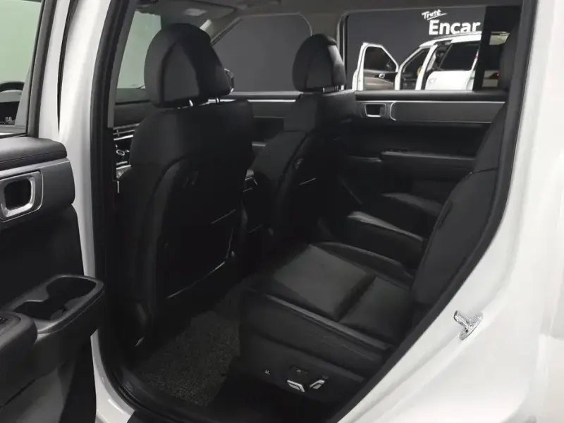 2025 Hyundai Santa Fe с пробегом 13 734 км