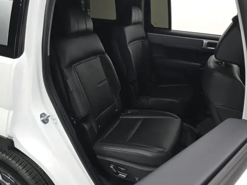 2025 Hyundai Santa Fe с пробегом 13 734 км