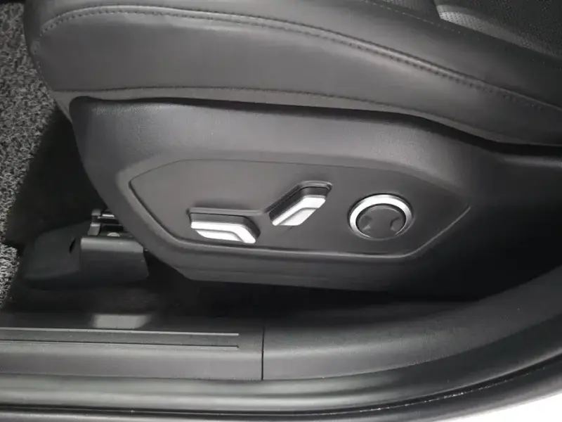 2025 Hyundai Santa Fe с пробегом 13 734 км
