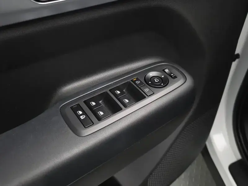 2025 Hyundai Santa Fe с пробегом 13 734 км