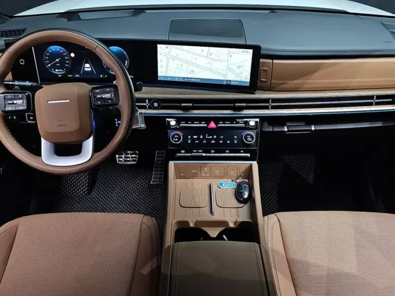 2025 Hyundai Santa Fe с пробегом 10 707 км