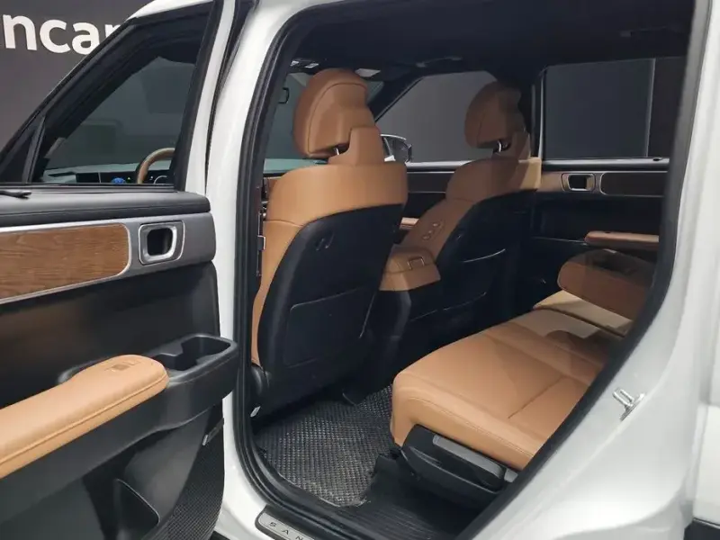 2025 Hyundai Santa Fe с пробегом 10 707 км