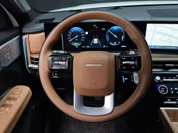 2025 Hyundai Santa Fe с пробегом 10 707 км