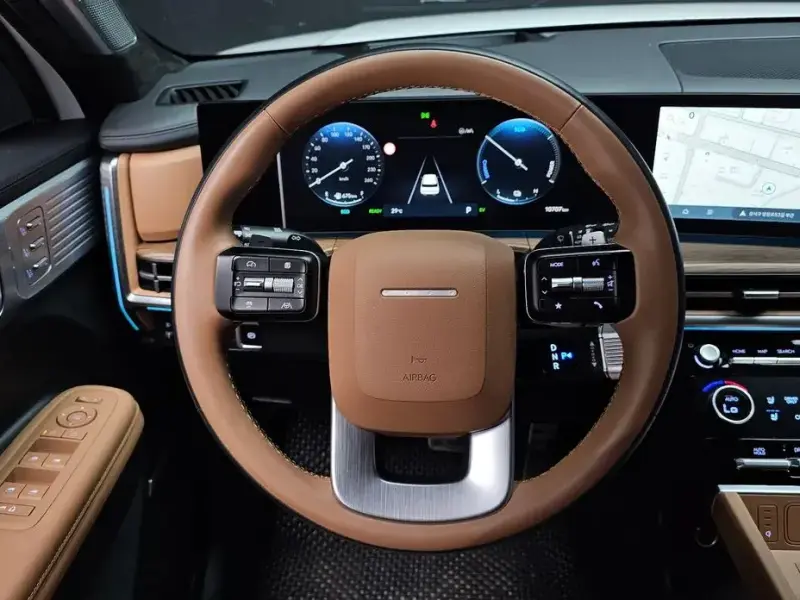 2025 Hyundai Santa Fe с пробегом 10 707 км