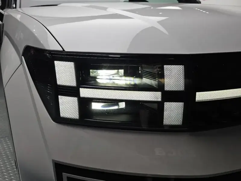 2025 Hyundai Santa Fe с пробегом 10 707 км