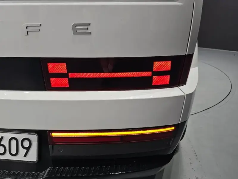 2025 Hyundai Santa Fe с пробегом 10 707 км