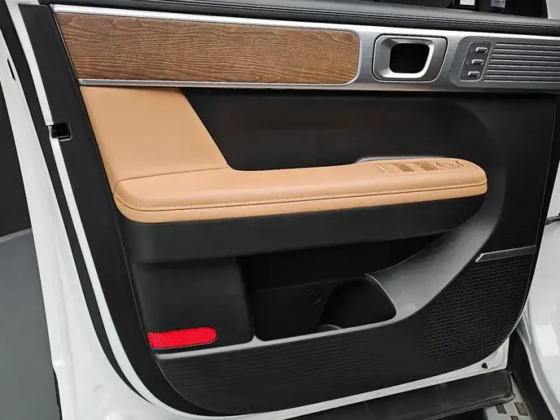 2025 Hyundai Santa Fe с пробегом 10 707 км
