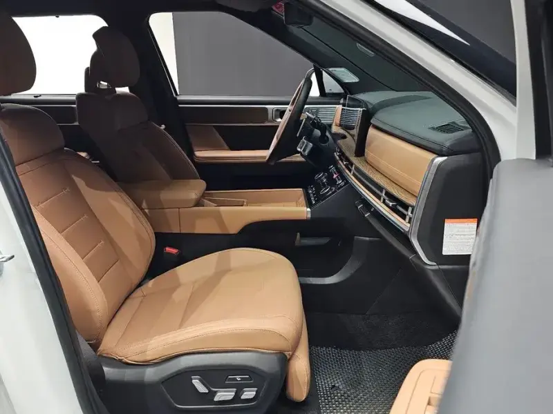 2025 Hyundai Santa Fe с пробегом 10 707 км